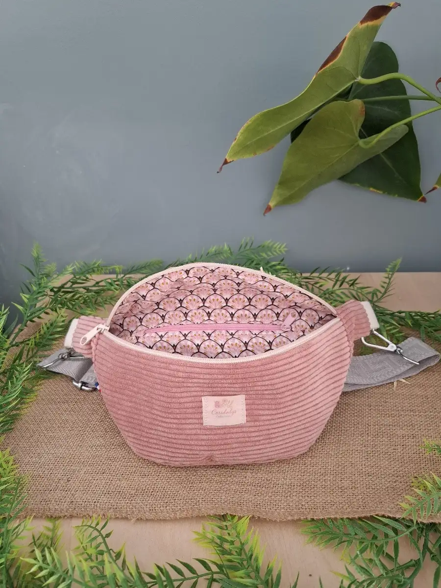 Sac banane Médium en Velours rose foncé