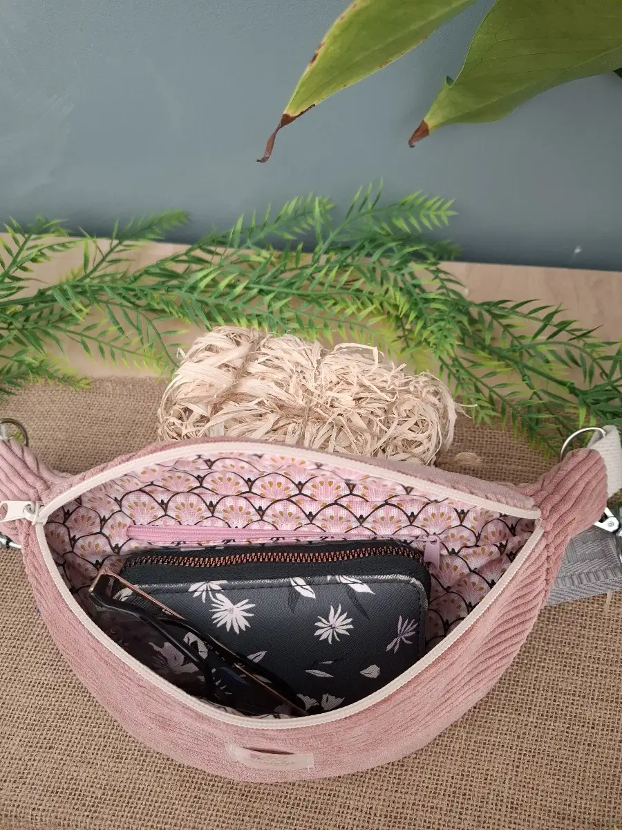 Sac banane Médium en Velours rose foncé