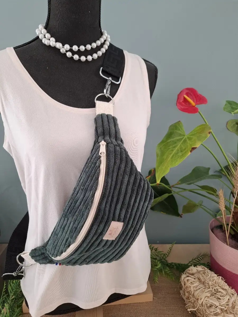 Sac banane Médium en Velours vert foncé